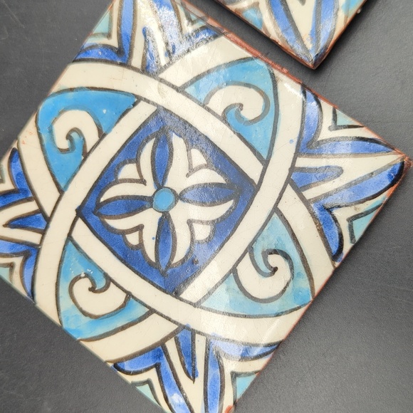 Hand painted terra Cotta set of two Moroccan tile coasters - Picture 2 of 8
